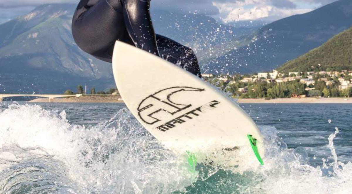 Wakesurf Serre-Ponçon - Sud Escapades SAVINES-LE-LAC - Wakesurf Serre-Ponçon - Sud Escapades SAVINES-LE-LAC Wakesurf Serre-Ponçon - Sud Escapades SAVINES-LE-LAC - Wakesurf Serre-Ponçon - Sud Escapades SAVINES-LE-LAC