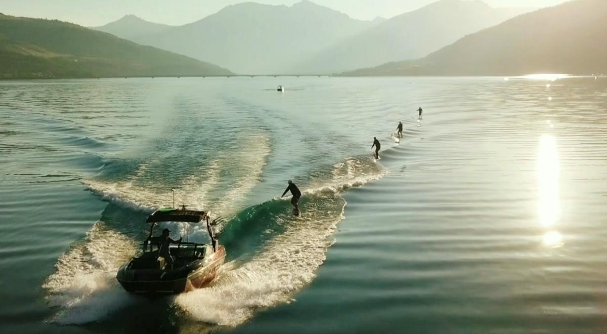 WAKESURF SCHOOL - Sud Escapades SAVINES-LE-LAC WAKESURF SCHOOL - Sud Escapades SAVINES-LE-LAC